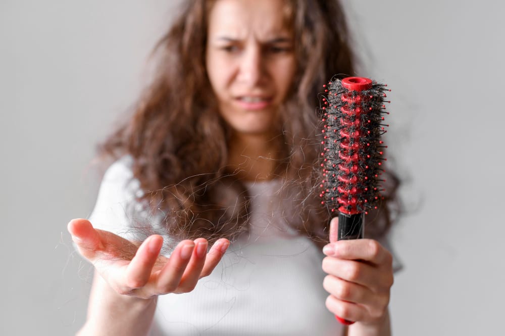 Hindaru Kebiasaan Ini, Dapat Menyebabkan Rambut Rontok