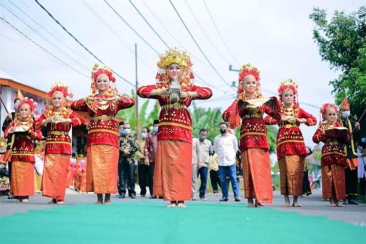 Suku yang Paling Banyak Jumlah Populasinya di Indonesia