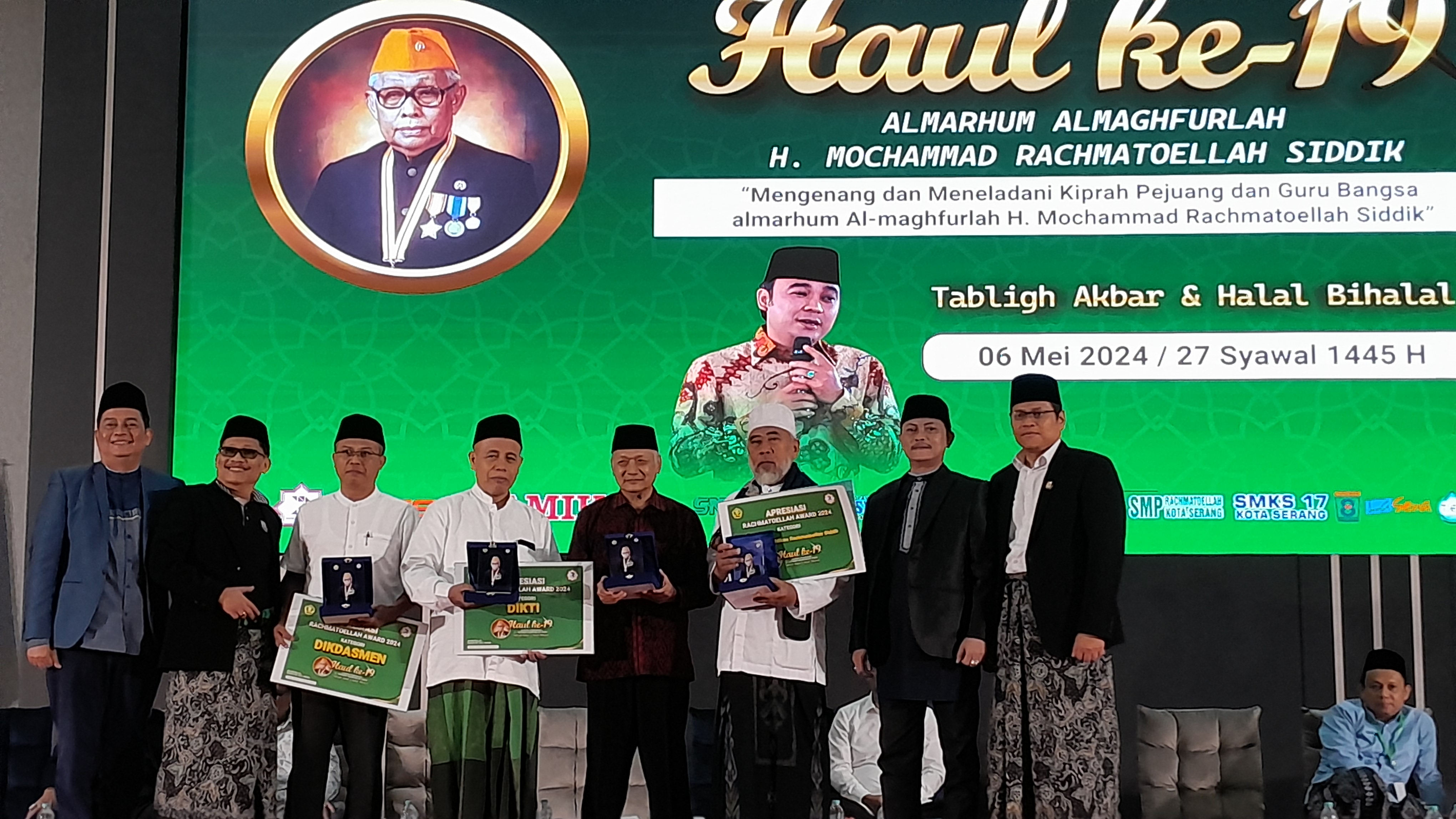 Gelar Haul ke-19, Yayasan Pendidikan Informatika Bagikan Penghargaan pada Tokoh Pendidikan