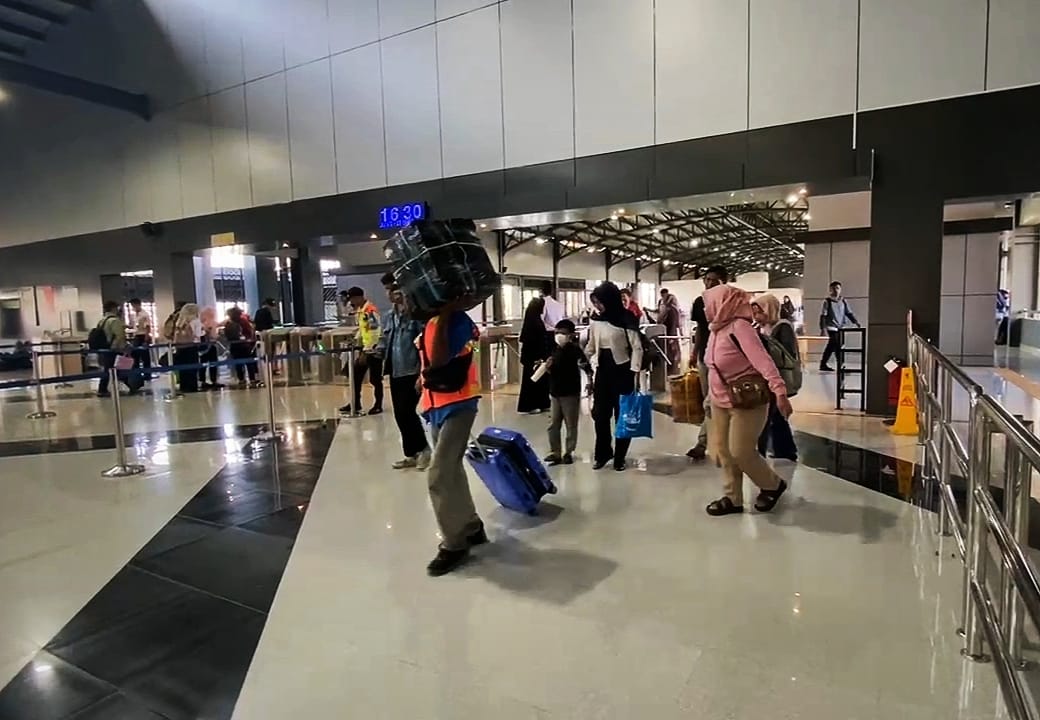 H-4 Lebaran, Penumpang di Stasiun Rangkasbitung Tembus 300 Ribu Lebih