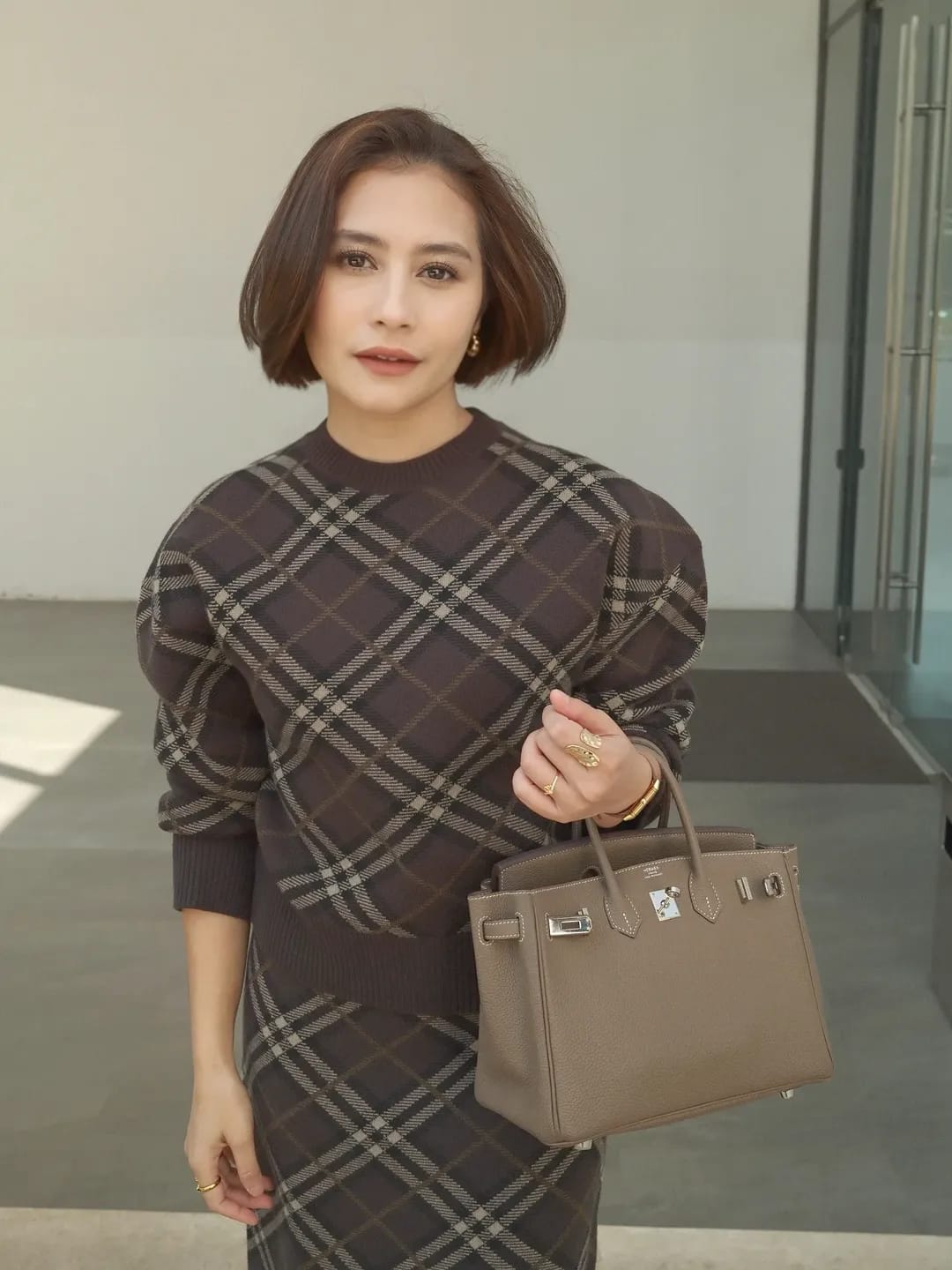 Prilly Latuconsina Aktifkan _Open to Work_ di LinkedIn: Siap Coba Bidang Sales & Retail