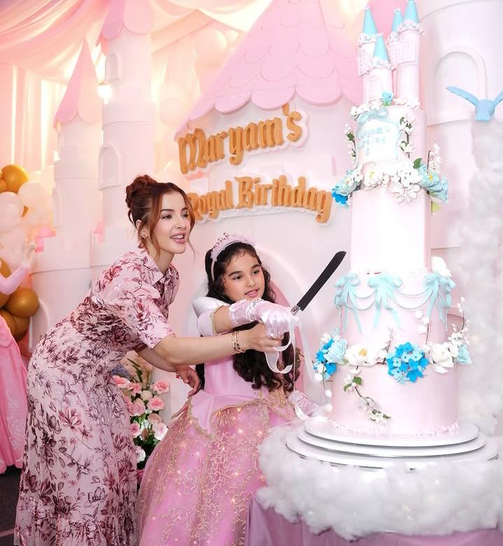 Potret Tasya Farasya Rayakan Ulang Tahun Ayang, Serba Pink Bak Puteri Kerajaan