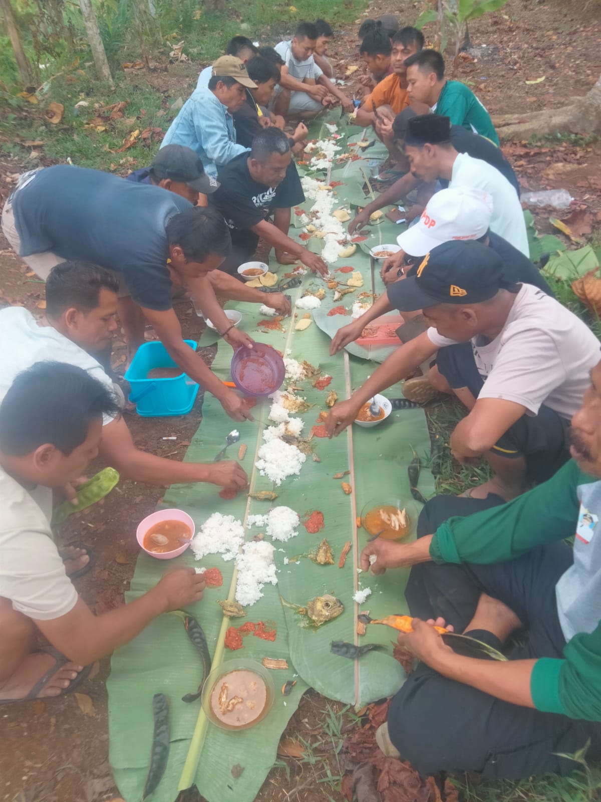 Babacakan di Tempat Wisata Pandeglang Ini Bikin Makan Tambah Nikmat 