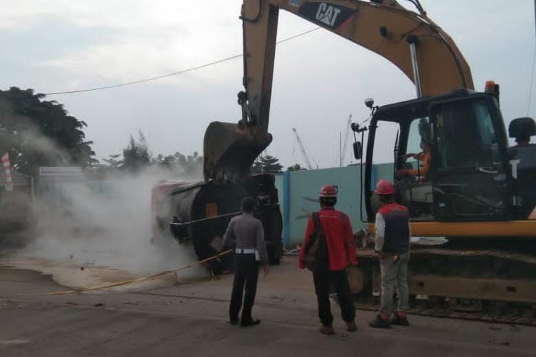 12 Ton Cairan Kimia Berbahaya Tumpah di Merak