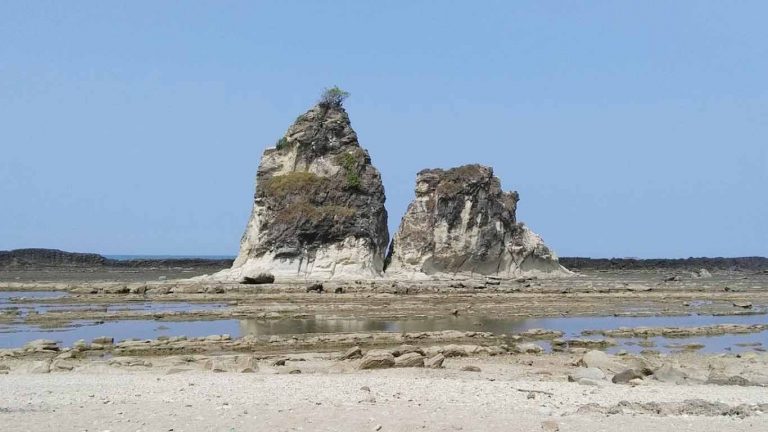 Hi Traveler! Ini Loh Rute Menuju Pantai Tanjung Layar di Sawarna