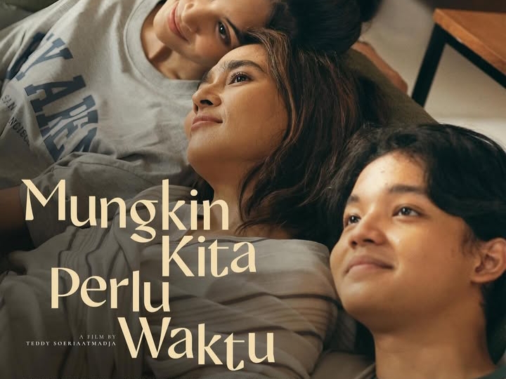 Film Mungkin Kita Perlu Waktu, Drama Keluarga Emosional