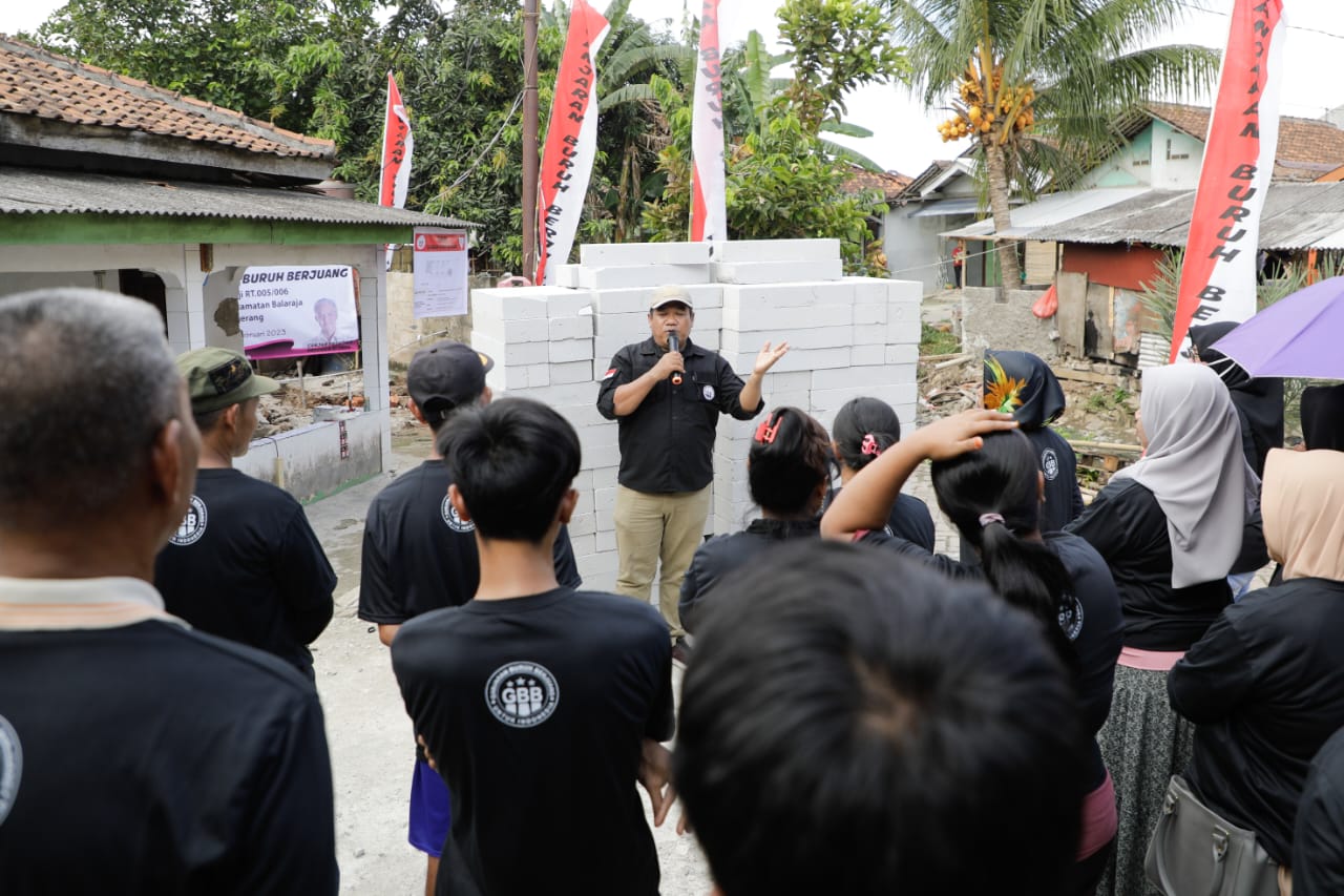 Tunjukkan Aksi Nyata, Ganjaran Buruh Berjuang Bangun Fasilitas MCK Bagi Kaum Buruh di Banten