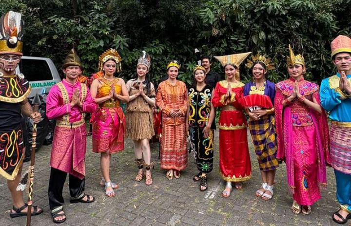 ​Taman Safari Bogor Meriahkan HUT Kemerdekaan RI ke-79 dengan Parade Satwa dan Budaya