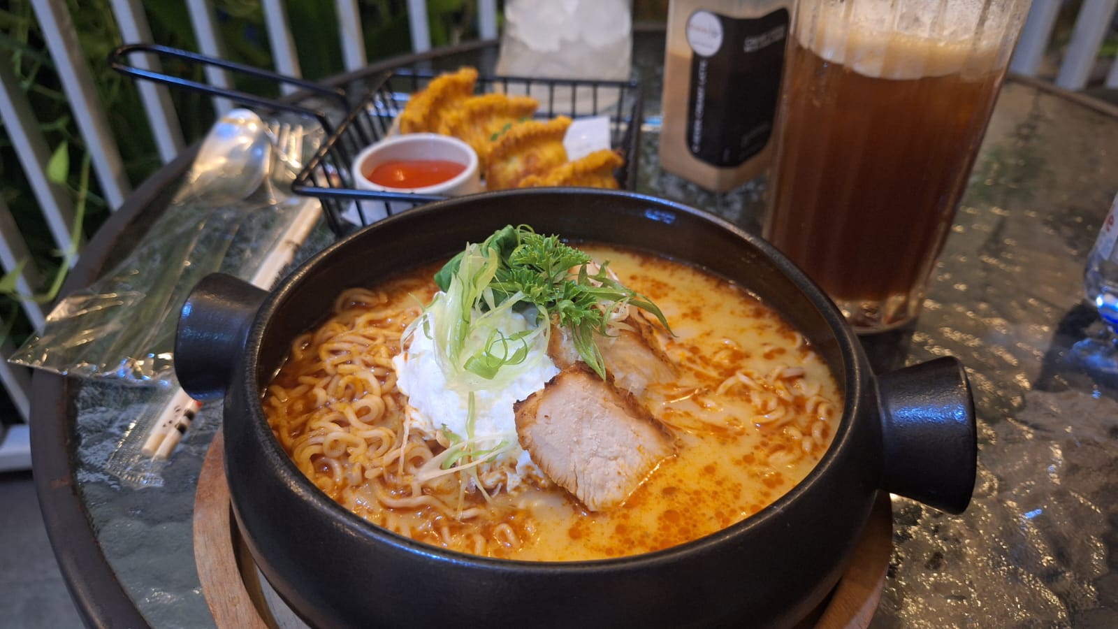 Pencita Mie Wajib Merapat, O Seven Coffee Cilegon Punya Menu Mie Enak yang Menggugah Selera