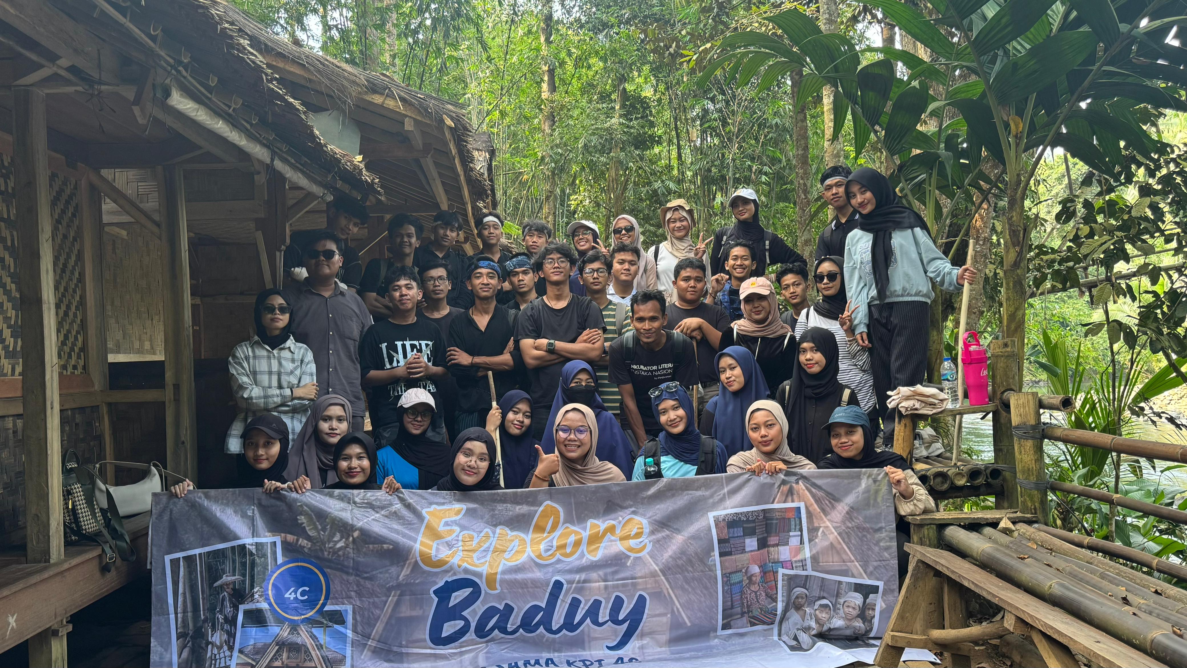 Mengenal Tradisi Baduy: Mahasiswa KPI UIN Banten Gelar Kuliah Lapangan