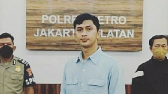 Pengemudi yang Ngeplak Kepala Sopir TransJ 