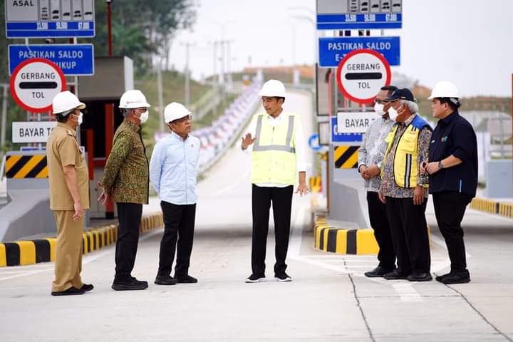 Jokowi Resmikan Jalan Tol Pekanbaru-Bangkinang Sepanjang 30,9 Km