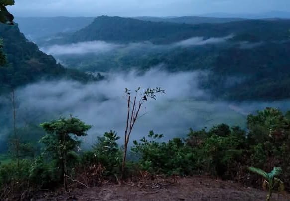 Keindahan Wisata Bukit Layung Genteng Paska yang Tidak Orang Tahu, Alternatif Pengganti Negeri Diatas Awan