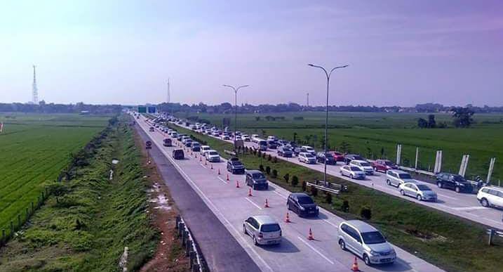 Mau Liburan Nataru, Kamu Wajib Tahu Rekayasa Lalu Lintas Ini Biar Gak Kena Macet Dijalan 