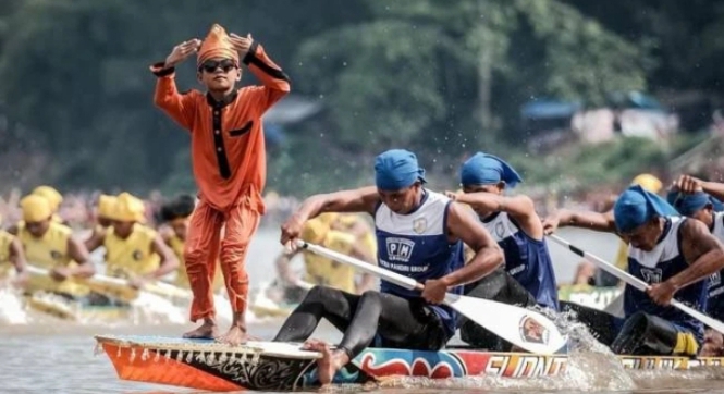Tren Tarian Pacu Jalur Riau Tembus F1 Hingga Juventus