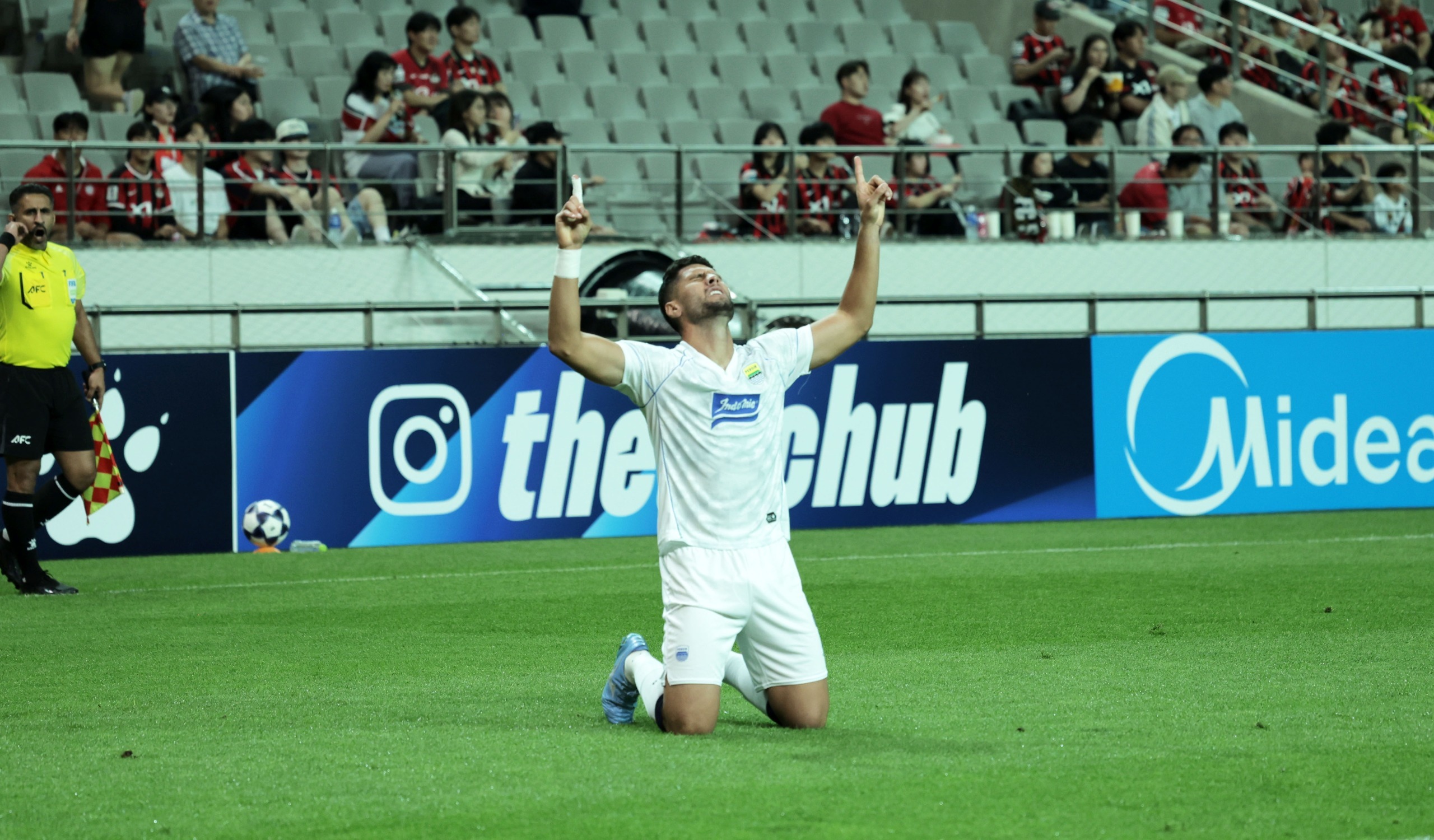 Persib Menang di Seoul, Julio Cesar Pastikan Kondisinya Baik Usai Benturan