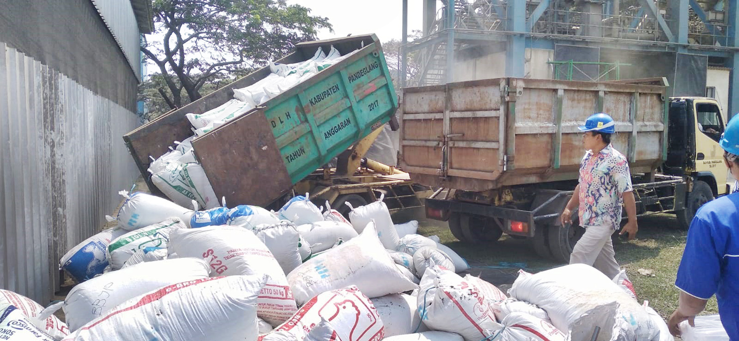  Perusahaan Daerah Pasok 37 Ton Bahan Bakar Jumputan Padat ke PLTU Labuan