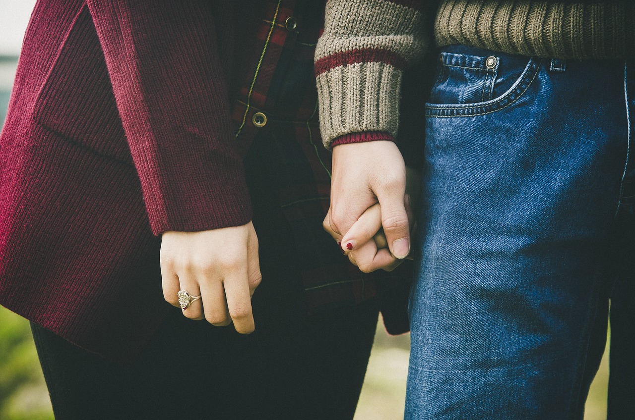 4 Cara Membangun Kepercayaan dalam Suatu Hubungan: No 1 Penting Banget Nih!