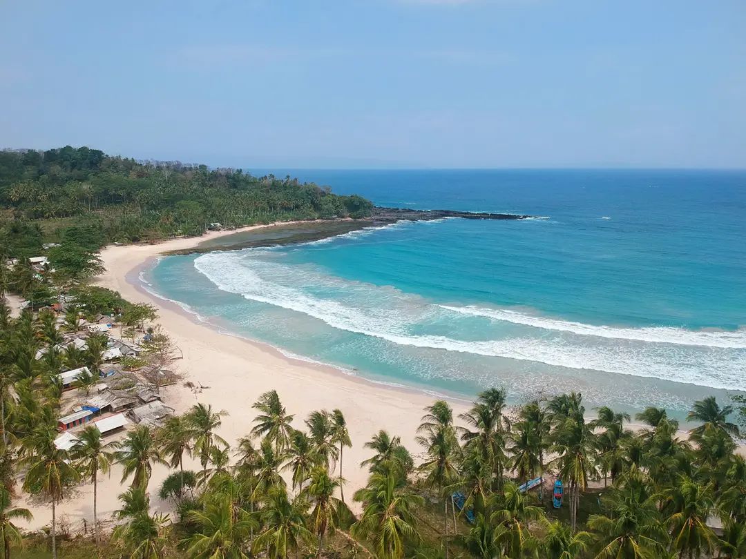 5 Pantai di Desa Wisata Sawarna yang Memesona