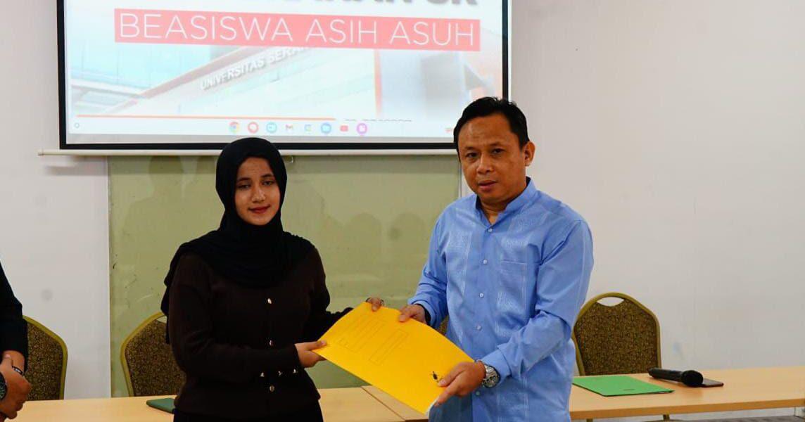 UNSERA Salurkan Beasiswa Asih Asuh untuk Mahasiswa Berdaya Juang Tinggi