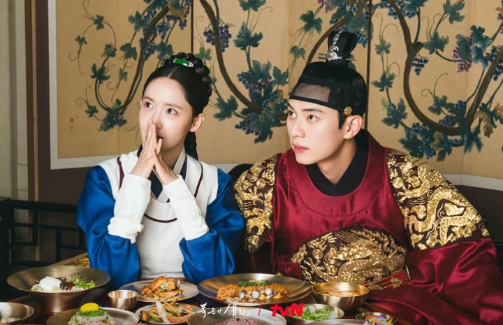 Bon Appetit Your Majesty, Drama Fantasi Terbaru Yoona SNSD yang Langsung Jadi Sorotan