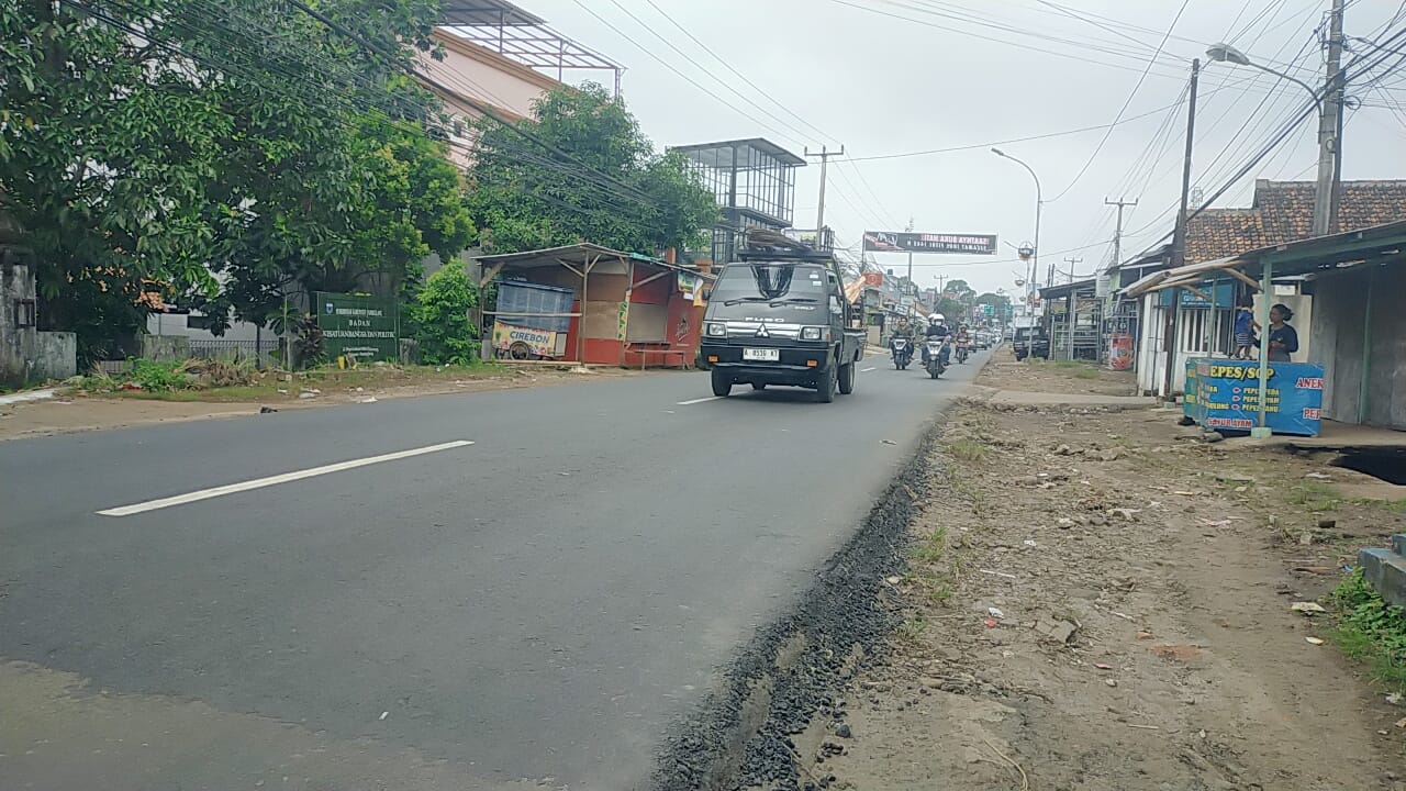 Jalur Mudik Semakin Aman, Jalan Berlubang di Pandeglang Sudah Ditambal