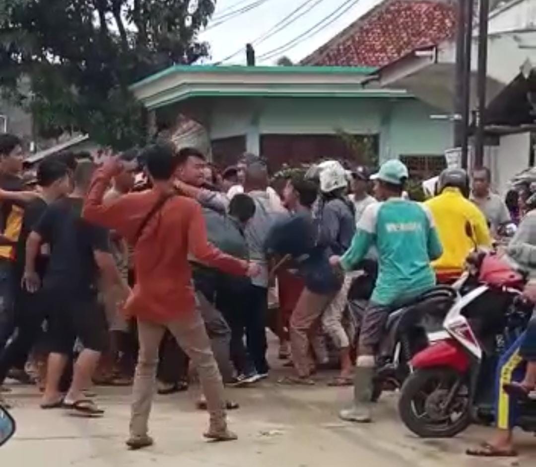 Viral, Guru Ngamuk dan Pukul 6 Warga di Malingping, Infonya Alami Gangguan Jiwa 