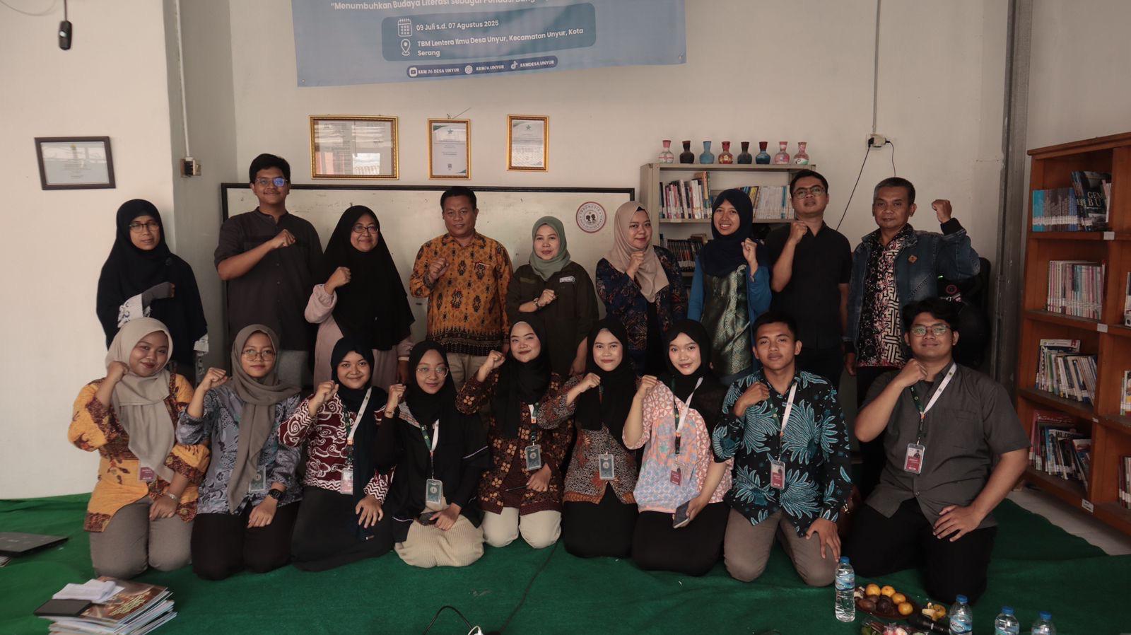 Mahasiswa Untirta Dukung Pendataan Buku Hibah Perpusnas di TBM Lentera Ilmu