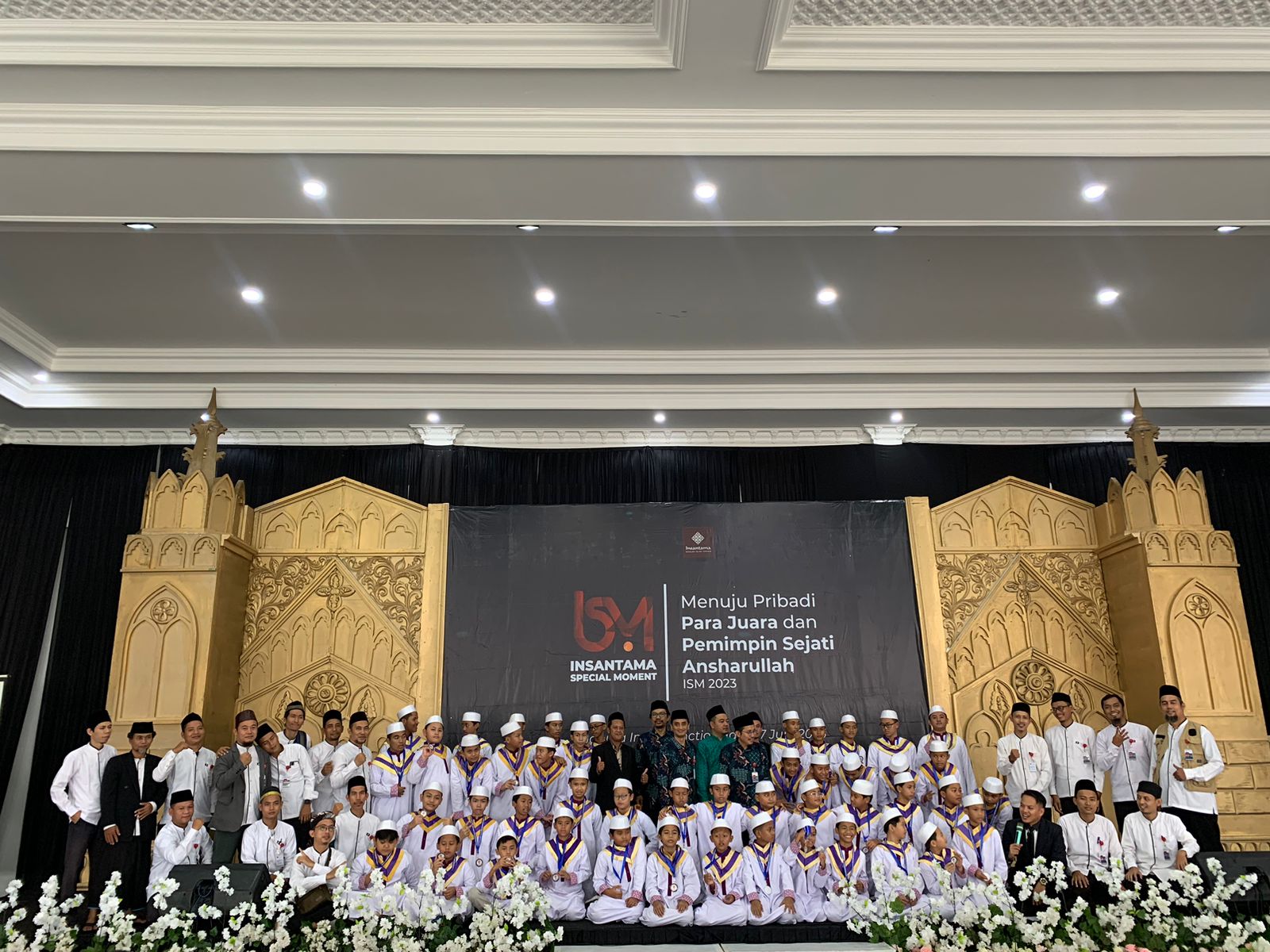 Wisuda SDIT dan SMPIT INSANTAMA Kota Serang 2023, Wujudkan Para Juara dan Pemimpin Sejati