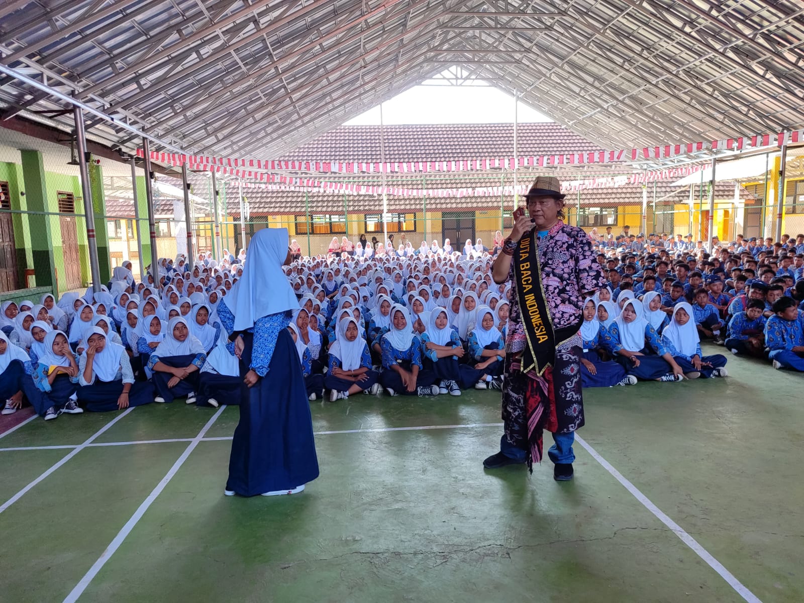 Duta Baca Indonesia Masuk Sekolah, Pelajar SMPN 1 Baros Diberi Pelatihan Menulis