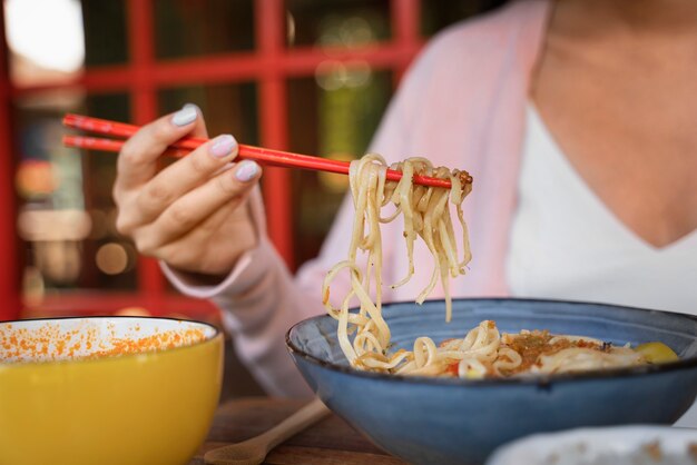 Kebiasaan Makan Mie Instan Bisa Menyebabkan Penyakit Usus Buntu? Ternyata Ini Faktanya