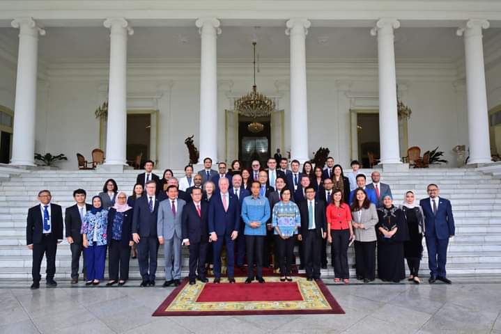Bertemu Delegasi US-ABC, Jokowi Bahas Mobil Listrik 