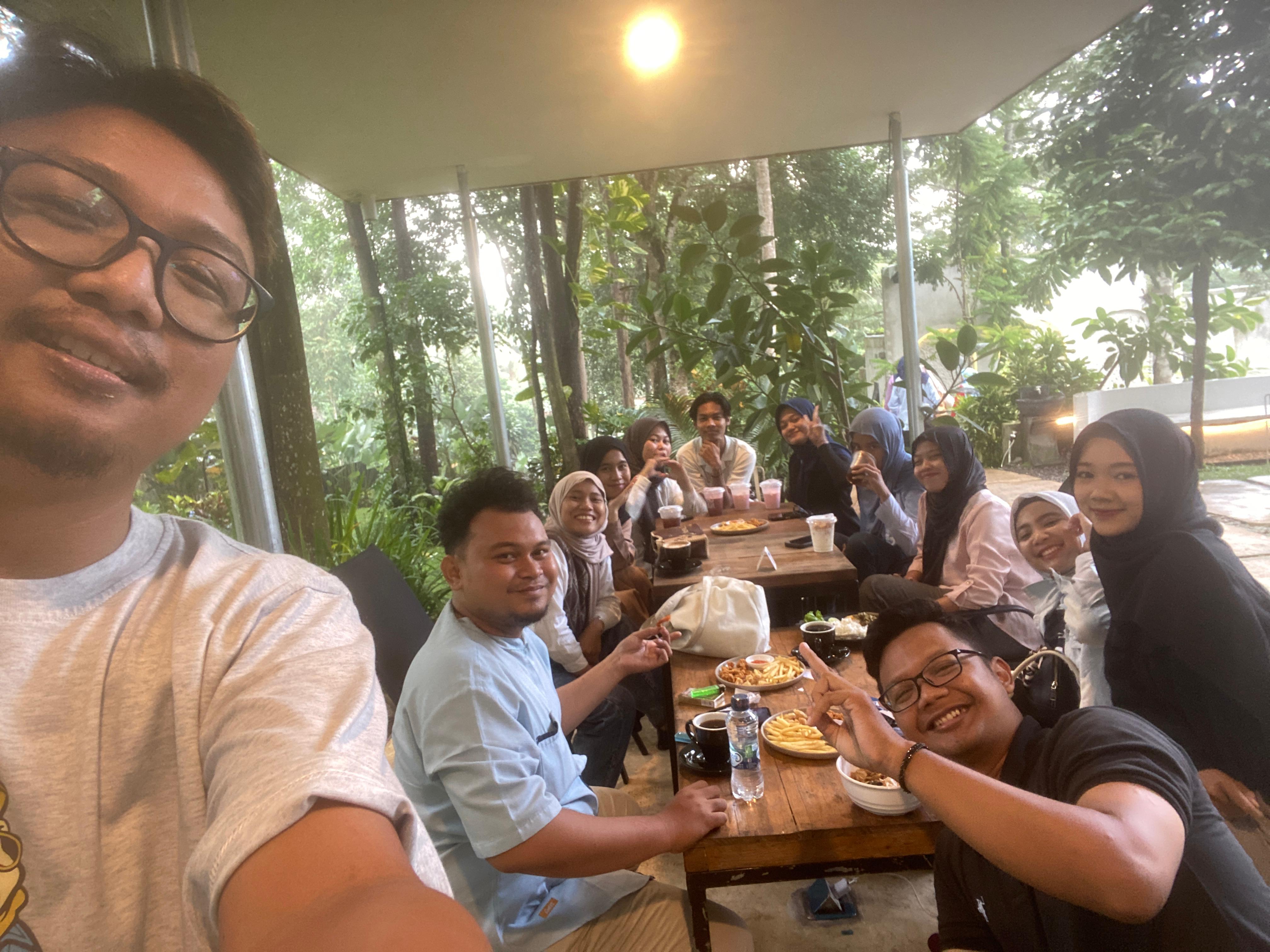 Tren Nongkrong Produktif Jadi Gaya Hidup Baru Anak Muda: Antara Healing dan Networking