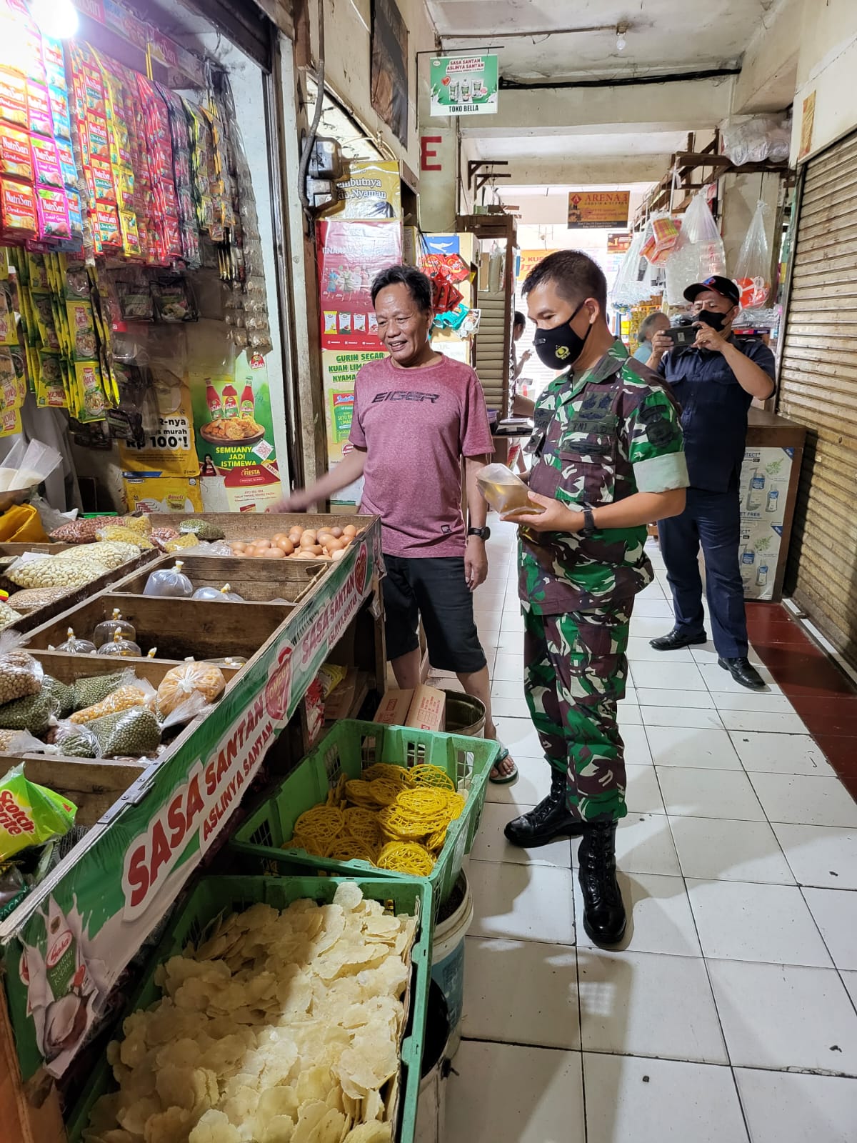 Pastikan Stok Minyak Goreng Aman, Dandim 0510 Tigaraksa Kunjungi Pasar Kelapa Dua