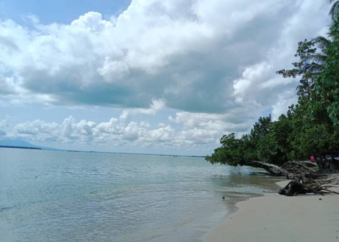 Liburan Santai Tanpa Ribet di Pantai Baka-Baka Carita 