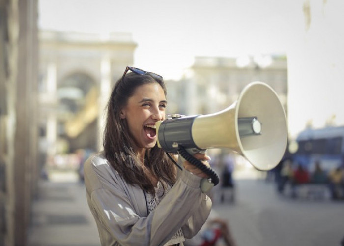 Momen Sumpah Pemuda, Ini Tips Menjadi Perempuan yang Berani Speak Up Tanpa Asbun