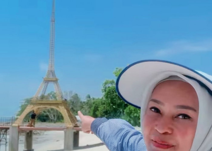 Wisata Pandeglang, Pantai Ciputih Pantai Perawan yang Ada Menara Eiffelnya