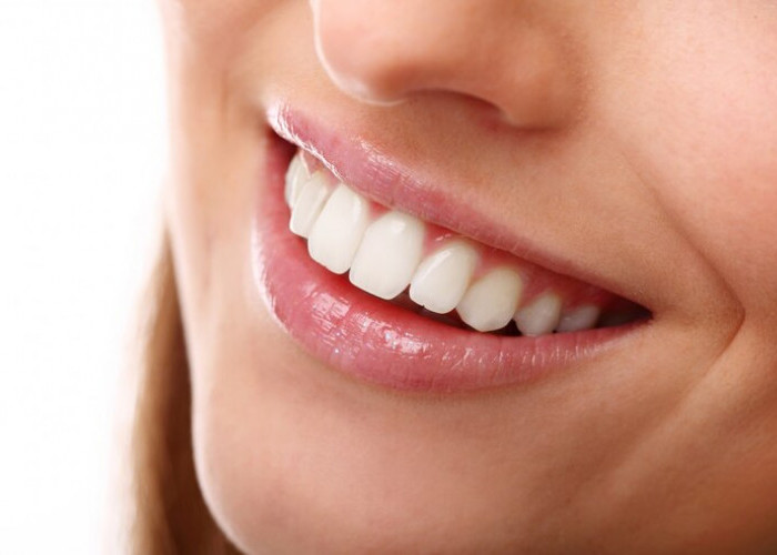 3 Cara Mudah Putihkan Gigi dengan Garam, Praktis Banget
