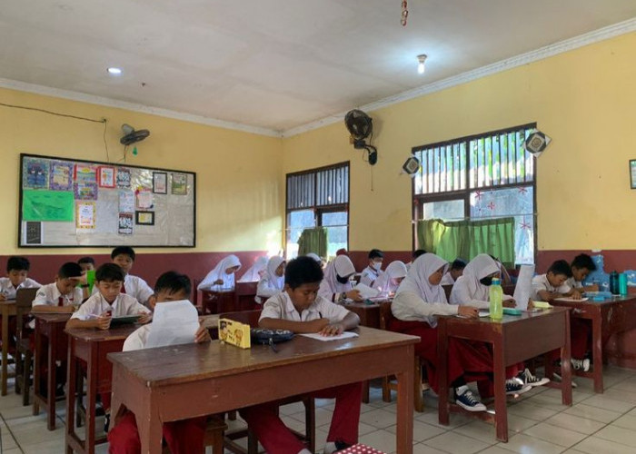 Guru di Pandeglang Viral karena Karaoke saat Jam Pelajaran