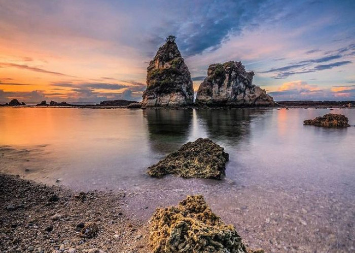 Berlibur ke Pantai Sawarna Naik Damri, Segini Harga Tiketnya