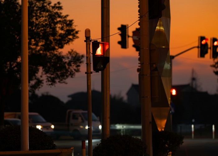 Lampu Lalu Lintas di Pandeglang Mati, Intuisi Pengendara Diuji