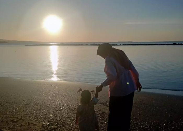 Pantai Cinta, Tempat Wisata Pandeglang untuk Mempertemukan Anak dengan Lautan