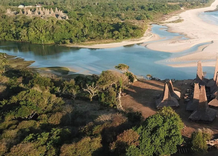 5 Pantai Spektakuler di Indonesia yang Mungkin Anda Belum Pernah Dengar