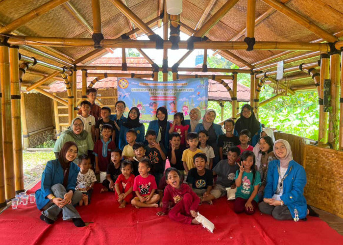 PMKM UNPAM, Sosialisasikan Edukasi Keuangan Dasar Sejak Dini