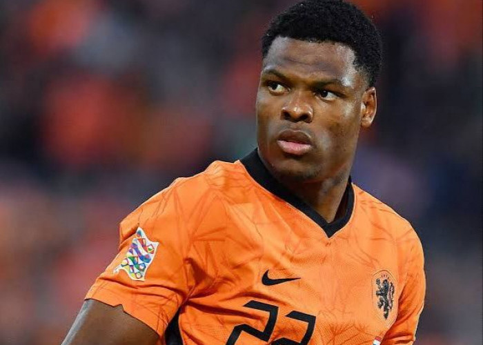 Jelang Laga Kontra Swedia, Denzel Dumfries Minta Skuad Belanda Lebih Berani Saling Kritik