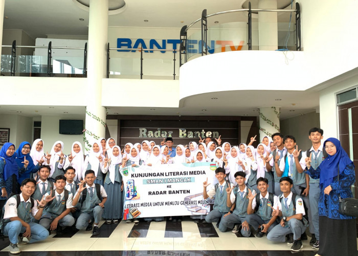 Belajar Jurnalistik dan Literasi Media, SMAN 1 Mancak Kunjungi Radar Banten
