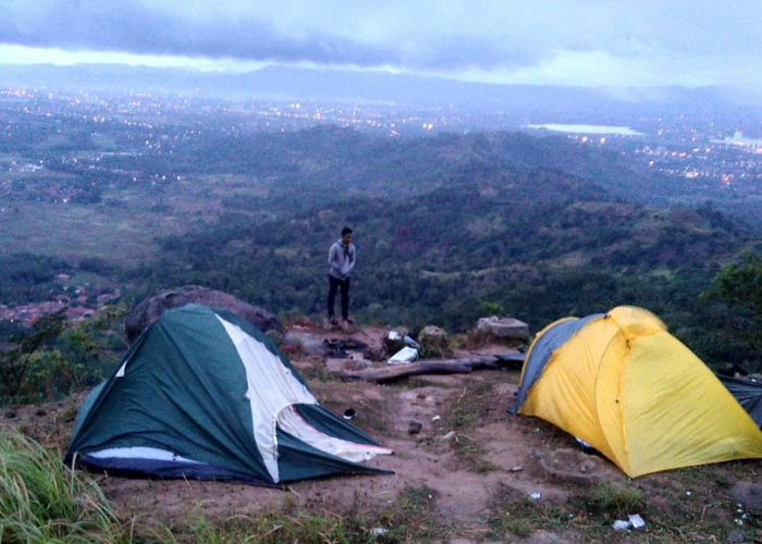 Gunung Batu Lawang, Tempat Wisata Alam di Cilegon yang Indah dari Ketinggian