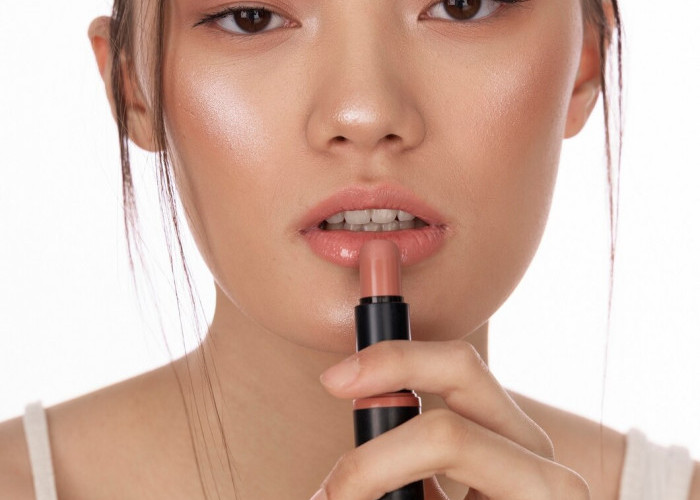 Rekomendasi Warna Lipstik yang Cocok untuk Kulit Sawo Matang