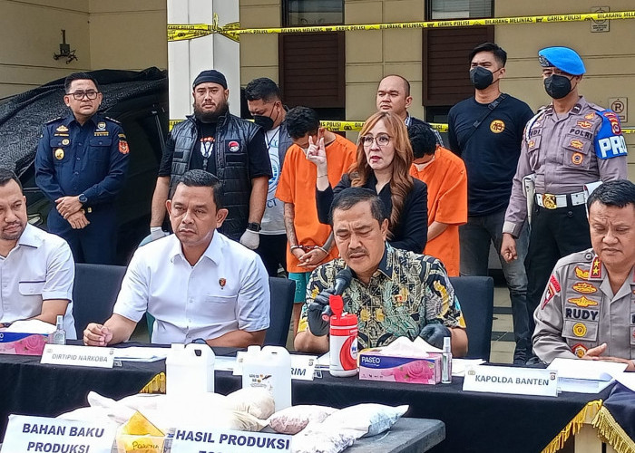 Polisi Gerebek Rumah Mewah di Tangerang yang Dijadikan Pabrik Ekstasi
