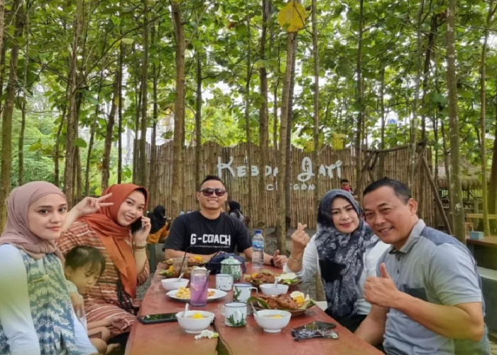 Hidden Gem Cilegon, Tempat Kuliner Kebon Jati Cilegon Makan di Bawah Rindangnya Pohon Jati